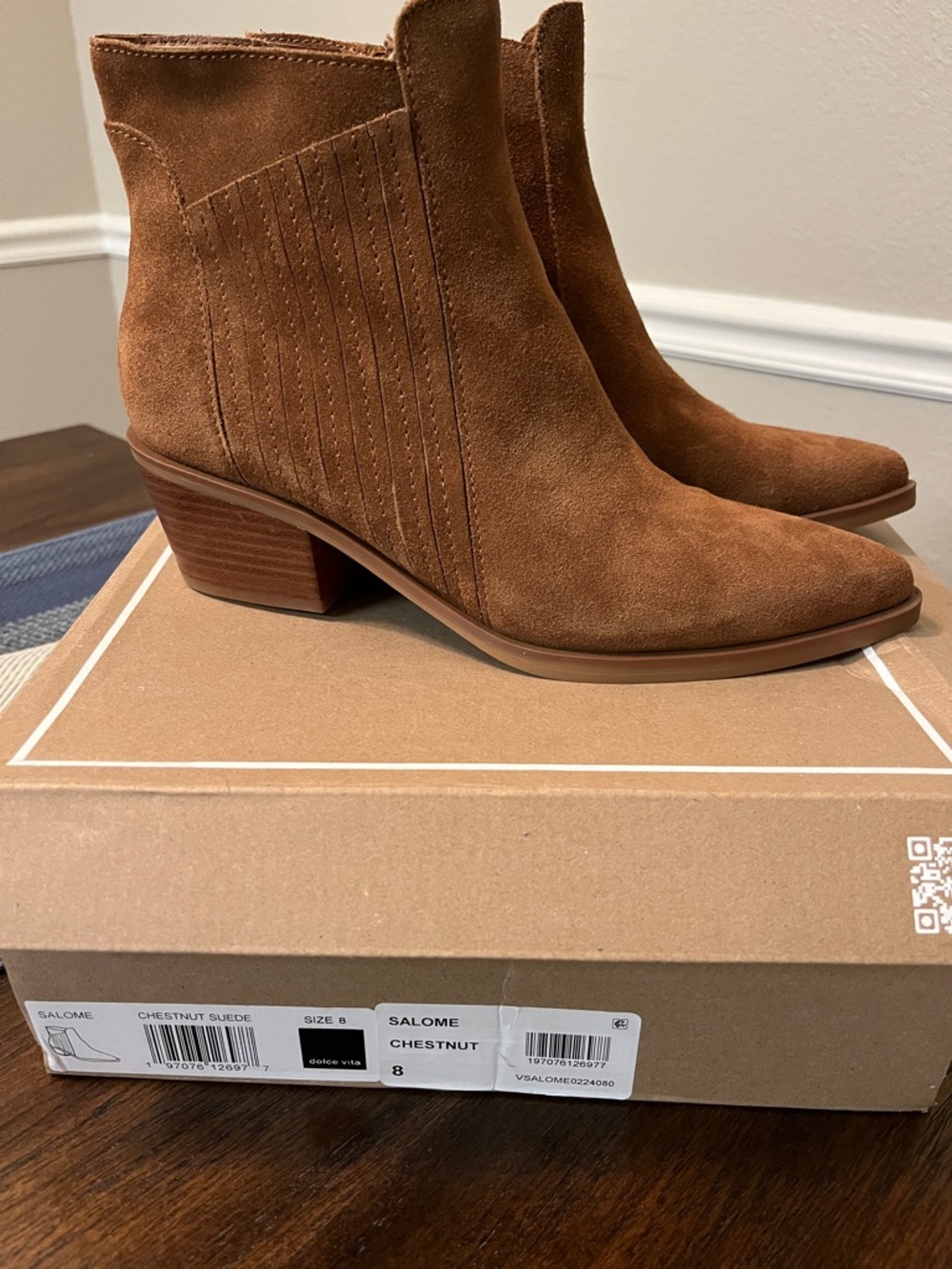 New in box Dolce vita Salome Chestnut Suede Ankle Boots - Women's